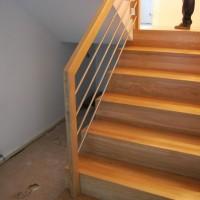 proste schody drewniane